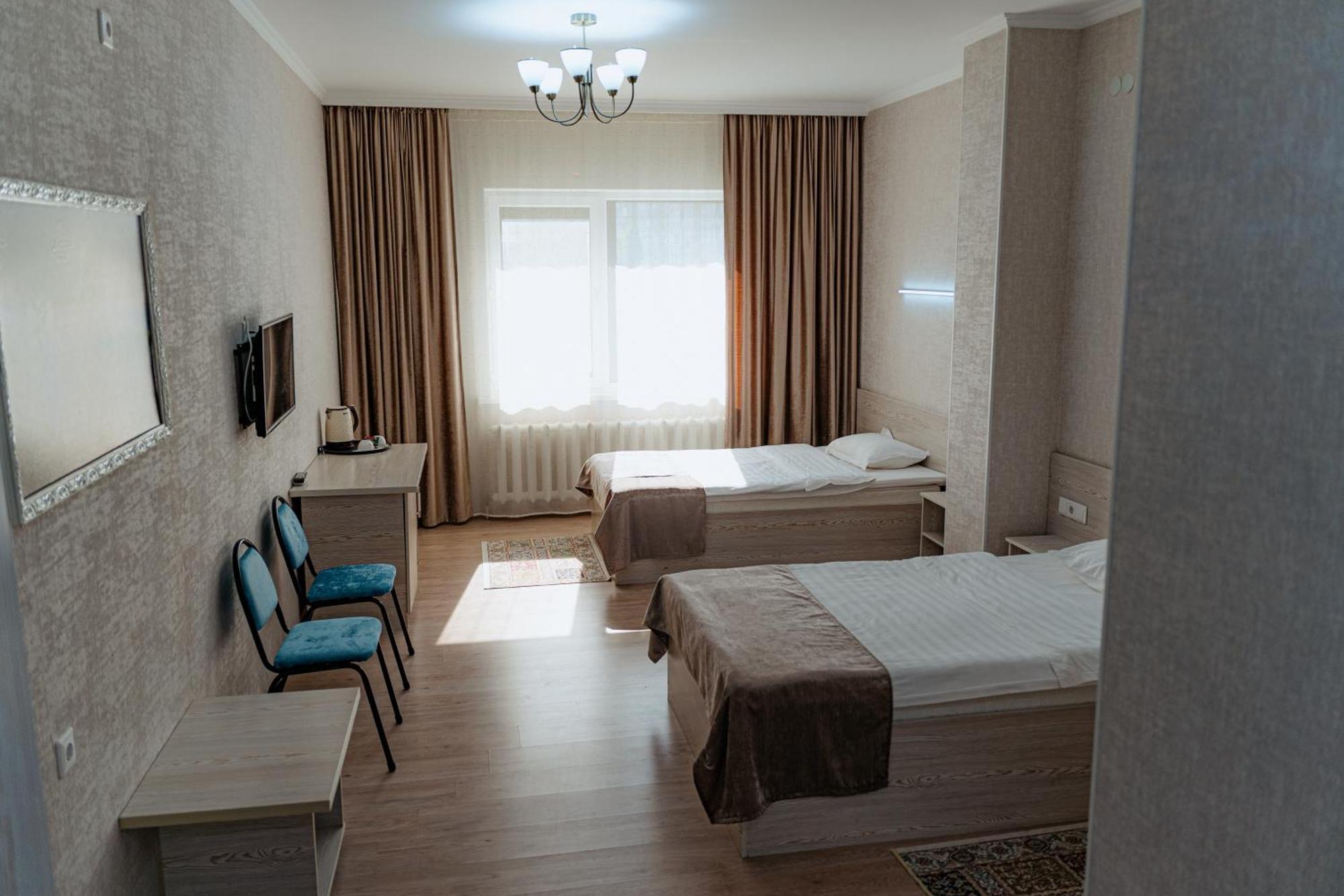 Union Plaza Hotel Astana Exterior foto