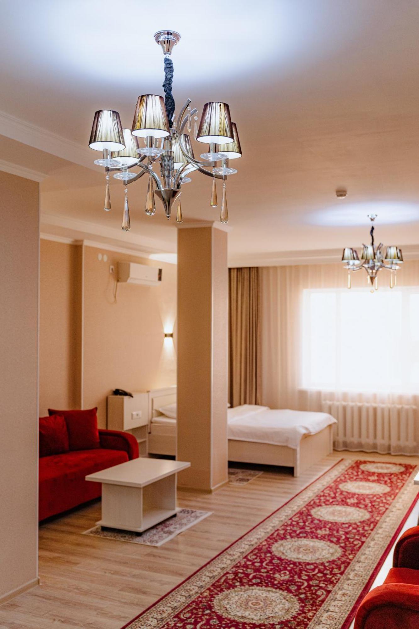 Union Plaza Hotel Astana Exterior foto